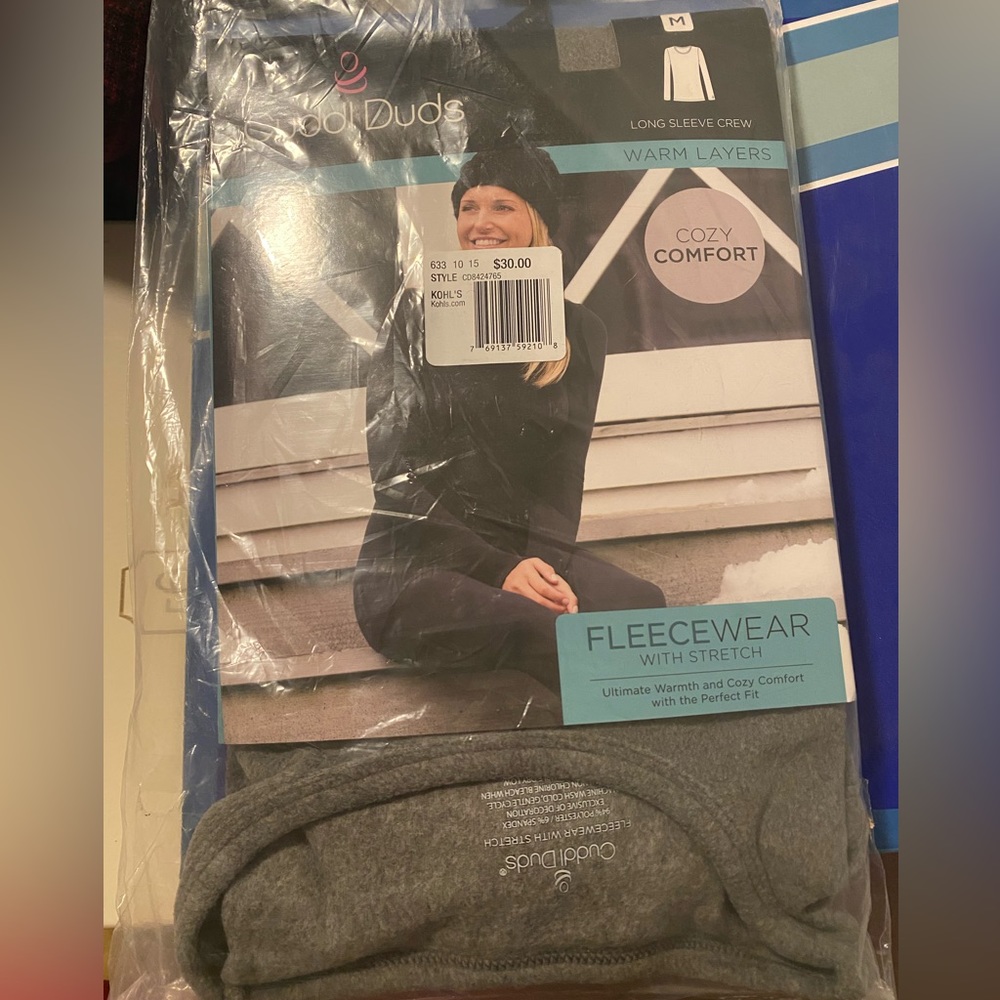 Cuddle Duds Long Sleeve Crew. Gray. Size Medium.